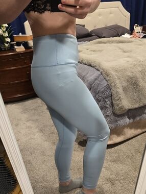 High-Waist Performance Leggings in Light Blue